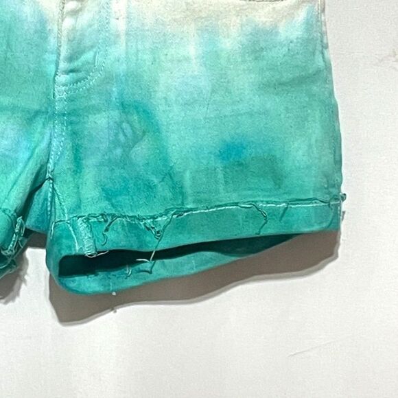 Reworked High Rise Green Dip-Dyed Ombre Shorts - Picture 10 of 11